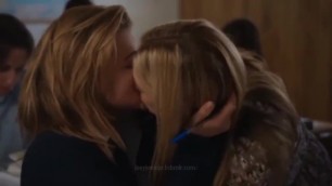 Chloé Moretz - Lesbian Teacher Kiss (Loop)