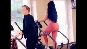 Big Gym Candid Ass Slut on the Stepper (caught in the End)