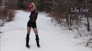 Baby it's Cold outside - Lila Shows off Boobs, Pussy & Ass out in the Snow