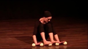 Girl with Agile Feet - Performance Roxana Küwen