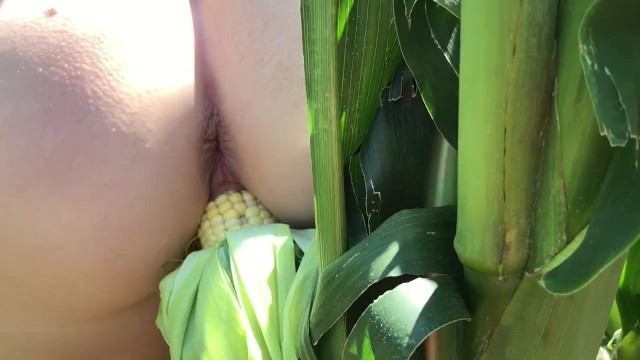 Riley Jacobs - going Deep in the Corn Field