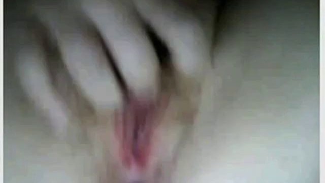girl rubs clit until orgasm (webcam)
