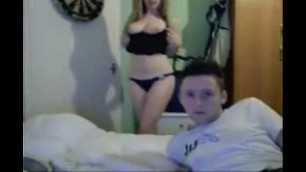 Hot amateur teen wants you to join her and her boyfriend - Bunniesoflincoln&period;com